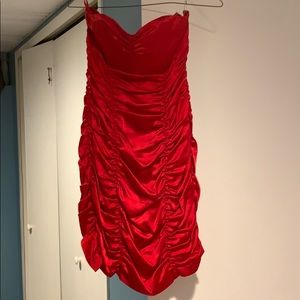 Strapless red stunner!